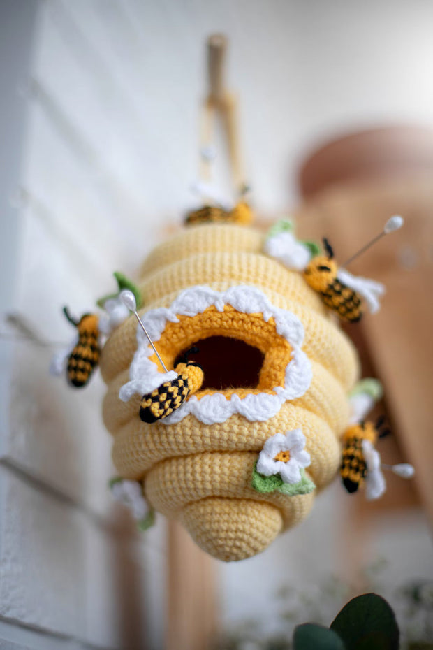 Bee hive & Bees crochet pattern