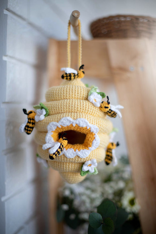 Bee hive & Bees crochet pattern